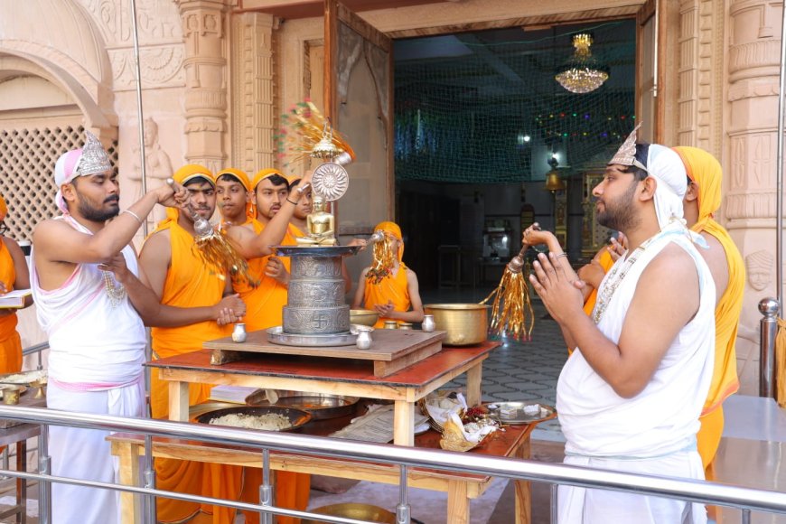 भव्य मंदिर गेट से निखरेगा ट्रांस यमुना के चंद्र प्रभु जैन मंदिर का स्वरूप