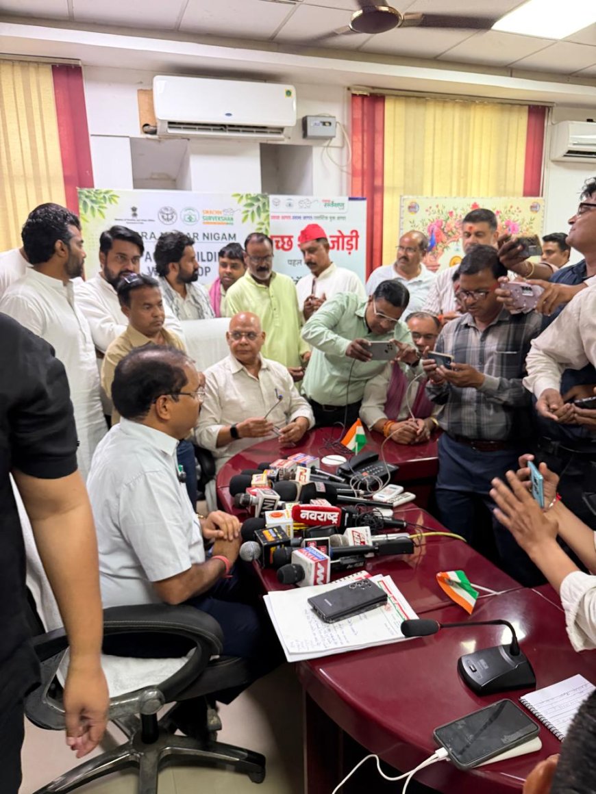 सपा का ‘पूछता है आगरा’ अभियानः जन समस्याओं पर नगर आयुक्त ने मांगी 15 दिन की मोहलत, शब्बीर बोले—अब काम दिखे, दो सप्ताह बाद फिर होगा हिसाब
