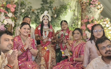 ‘राम नाम की मेहंदी लगाकर घूंघट में शरमाऊंगी…’ भजनों पर देर रात तक झूमीं सखियां