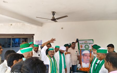 चौ. महेंद्र सिंह टिकैत की जयंती पर आगरा से किसानों के हक की हुंकार, अनाप-शनाप बिजली बिल और भूमि अधिग्रहण के खिलाफ आर-पार का संकल्प