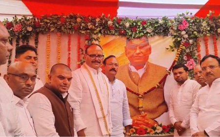 आगरा में डिप्टी सीएम बृजेश पाठक का बड़ा सियासी हमला, विपक्ष को अभी से दिख रही 2027 की हार