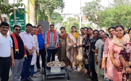 जनकपुरी महोत्सव में मानवता की पहल, भोजन वितरण के साथ प्लास्टिक छोड़ने का दिया संदेश