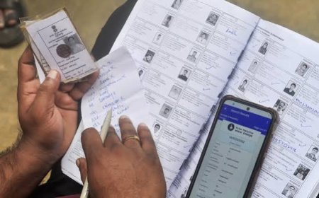 चुनाव आयोग के बचाव में उतरे 124 नौकरशाह, लिखा ओपन लेटर,  बोले- संदेह नहीं,  सबूत चाहिए