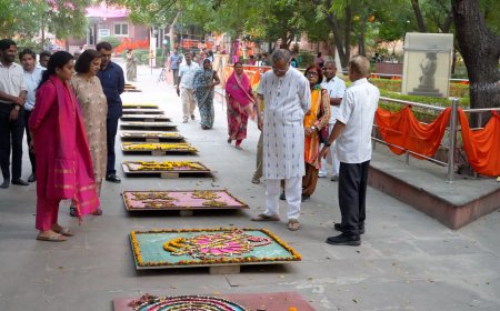रसखान समाधि परिसर में सांझी महोत्सव का समापन, सूफी गायन और ब्रज कला ने मोहा मन