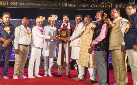 99 बार रक्तदान करने वाले नूतन अग्रवाल को डीएम आगरा के हाथों मिला रक्तवीर सम्मान, मीराबाई की नाट्य प्रस्तुति ने मोहा मन