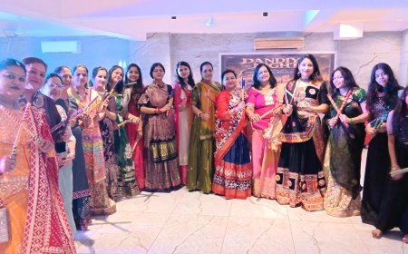 पारस पर्ल्स एक्सटेंशन में डांडिया की धूम, बिना अध्यक्ष-सचिव के एकजुटता की मिसाल बनी सोसाइटी
