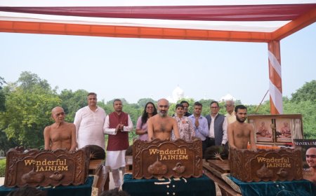 ताजमहल की धरती पर गूंजा ‘प्राउड टू बी अ जैन’, मुनि समत्व सागर बोले-अपने सिर के ताज को पहचानें युवा