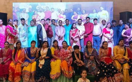 गरबा की धुनों पर झूम उठा आगरा, हरि बोल ट्रस्ट के नवरात्रि डांडिया धमाल में सैकड़ों श्रद्धालुओं ने जमाया रंग, सिंगर काजल यादव और गुड्डू भारती की प्रस्तुतियों ने बांधा समां, लाइव डीजे, रंग-बिरंगे परिधान बने आकर्षण