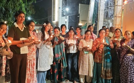2100 दीपों से जगमगाया श्रीजगन्नाथ मंदिर, धवल पोशाक में बहन सुभद्रा और भाई बलराम संग श्रीहरि ने दिए दर्शन