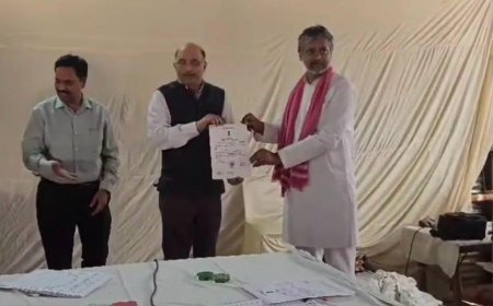 आगरा एमएलसी चुनाव में 25 घंटे की मतगणना के बाद फिर जीते डॉ. आकाश अग्रवाल