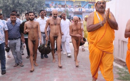 गूगल बाबा मुनिश्री समत्व सागर महाराज का ट्रांस यमुना जैन मंदिर में मंगल प्रवेश, दर्शन को उमड़े श्रद्धालु