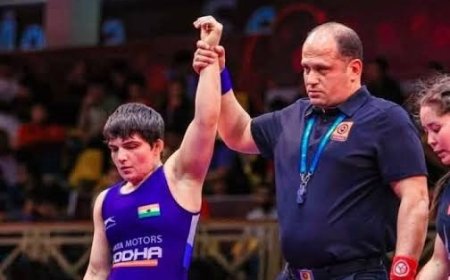 विश्व कुश्ती में भारत मनीषा का ऐतिहासिक स्वर्ण, फाइनल में अमेरिकी पहलवान को 8-6 से हराया; 0-6 से पिछड़ने के बाद की शानदार वापसी, विश्व कुश्ती चैंपियनशिप में गोल्ड मेडल जीतने वाली भारत की पहली महिला पहलवान बनीं
