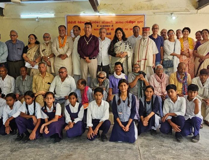 गांधी जयंती पर आगरा में गूंजा सत्य-अहिंसा का संदेश, सेवा और संविधान की रक्षा का लिया संकल्प
