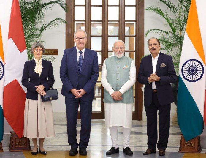 पीएम मोदी और स्विस राष्ट्रपति के साथ दिखे आगरा के पूरन डावर, ताजनगरी के उद्योग जगत को मिली वैश्विक पहचान