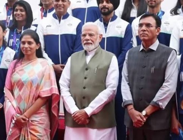 एशियन गेम्स 2026 के भारतीय दल से मिले पीएम मोदी,  कहा - महिलाओं ने जीते 11 गोल्ड,  यह नए भारत की तस्वीर