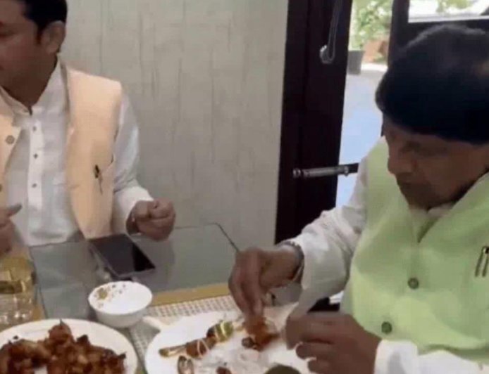 नवरात्रि में चिकन की दावत, सियासत में बवाल, सांसद रामजीलाल सुमन पर बीजेपी का हमला, सपा का पलटवार