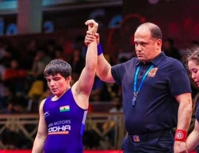 विश्व कुश्ती में भारत मनीषा का ऐतिहासिक स्वर्ण, फाइनल में अमेरिकी पहलवान को 8-6 से हराया; 0-6 से पिछड़ने के बाद की शानदार वापसी, विश्व कुश्ती चैंपियनशिप में गोल्ड मेडल जीतने वाली भारत की पहली महिला पहलवान बनीं