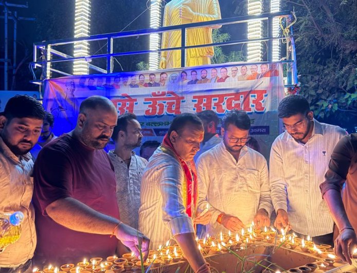 1100 दीपों से जगमगाया सरदार पटेल का प्रतिमा स्थल, भाजपा ओबीसी मोर्चा ने दी श्रद्धांजलि