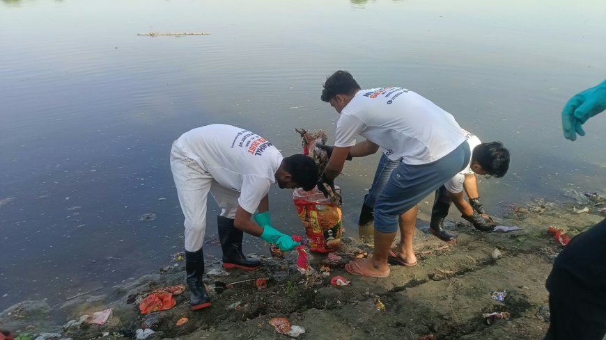 कैलाश घाट पर चला स्वच्छता का महाअभियान, नीलांचल सेवा ट्रस्ट ने उठाया कूड़ा-कचरा