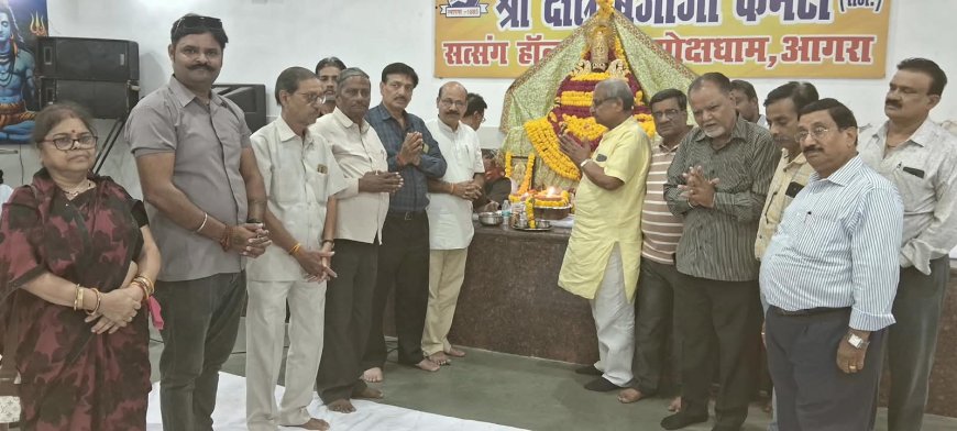 पितरों की शांति के लिए आगरा के विद्युत शवदाहगृह में गूंजे खाटू श्याम के भजन