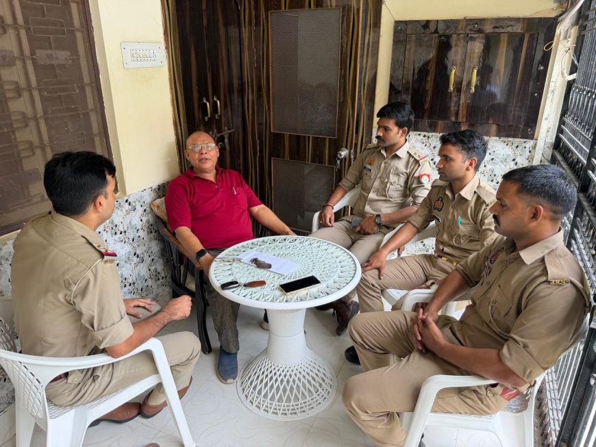 आगरा पुलिस की नजरबंदी में सपा के महानगर अध्यक्ष शब्बीर अब्बास, घर पर पहरा, जहां भी जाते हैं, साथ रहती है पुलिस, नौ अक्तूबर को कोई प्रदर्शन न होने पर भी ऐसा क्यों, पार्टी ने उठाये सवाल