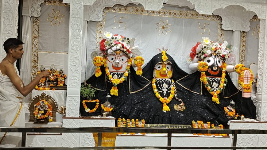 पुष्पों और रंगों से सजी श्रीकृष्ण की 16 कलाओं की सांझी, श्रीजगन्नाथ मंदिर में गूंजा हरिनाम संकीर्तन