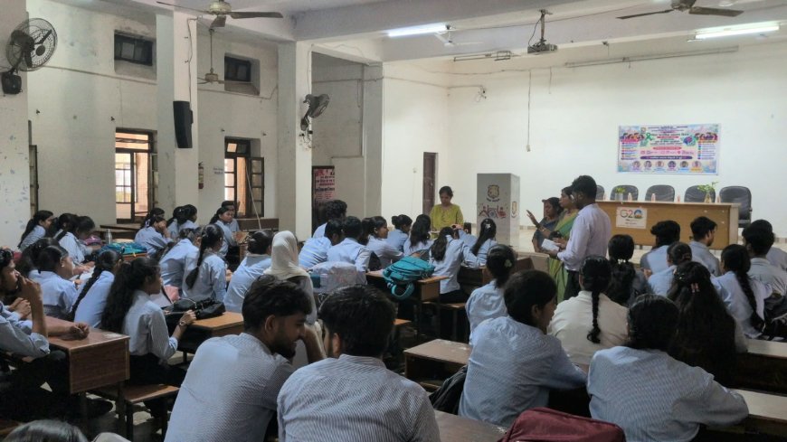 ओवरथिंकिंग, ब्रेकअप और करियर का तनाव घेर रहा युवाओं को, आगरा कॉलेज में विशेषज्ञों ने बताए बचाव के तरीके