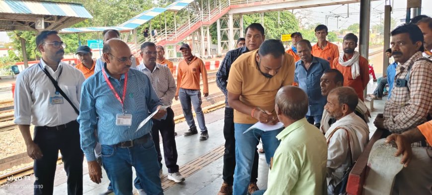 बरेली-शाहजहांपुर समेत पांच रेलवे स्टेशनों पर स्वच्छता अभियान, युवाओं को बताया कचरा प्रबंधन का तरीका