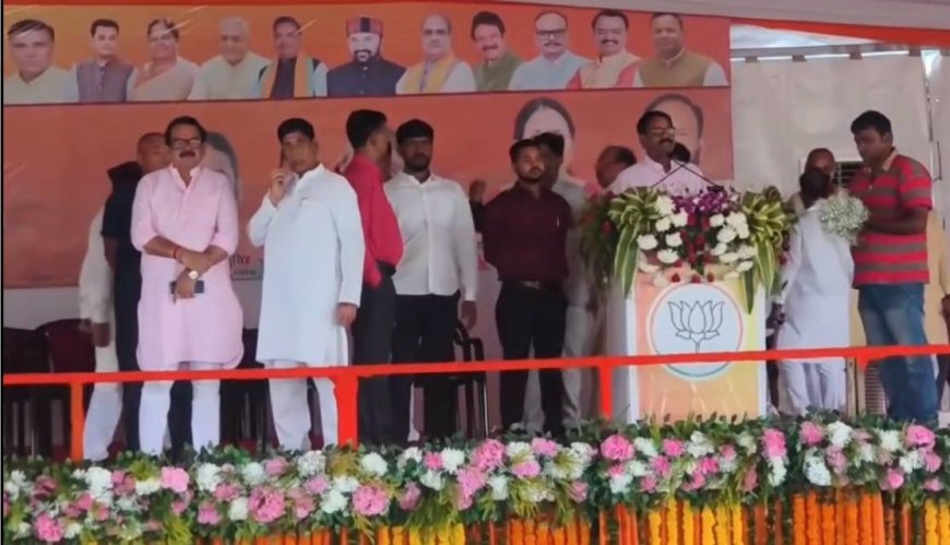आगरा में मूसलाधार बारिश से बदले हालात, सीएम योगी का कार्यक्रम निरस्त