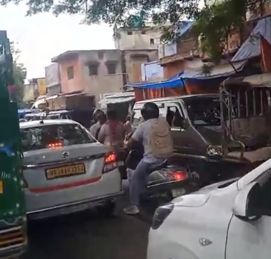यमुना पार में जाम का झाम, एत्मादुद्दौला से रामबाग तक रोजाना रेंगते वाहन, डीएम के घेराव की चेतावनी