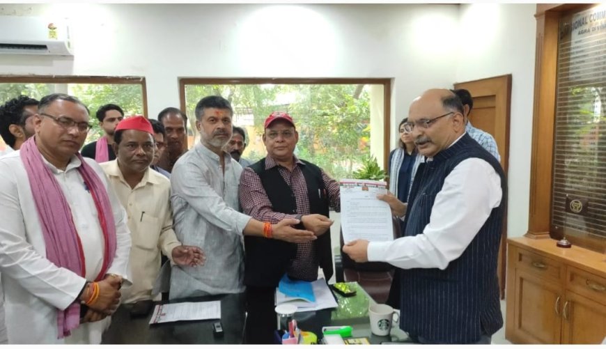 एमएलसी चुनाव में फर्जी वोटरों पर कार्रवाई की मांग, सपा ने मंडलायुक्त को सौंपा ज्ञापन