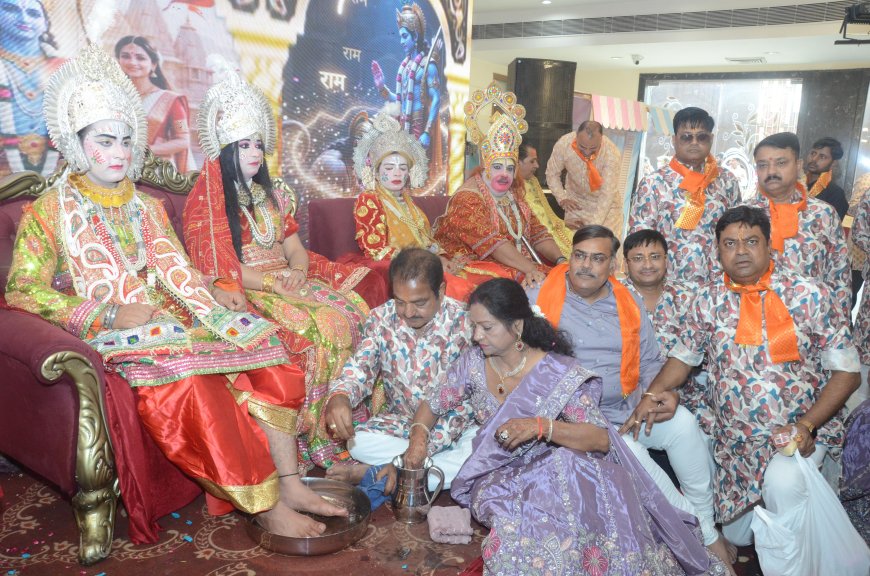 अग्रवन में राममय हुआ माहौल, चरण पखारकर किया प्रभु श्रीराम के स्वरूपों का अभिनंदन