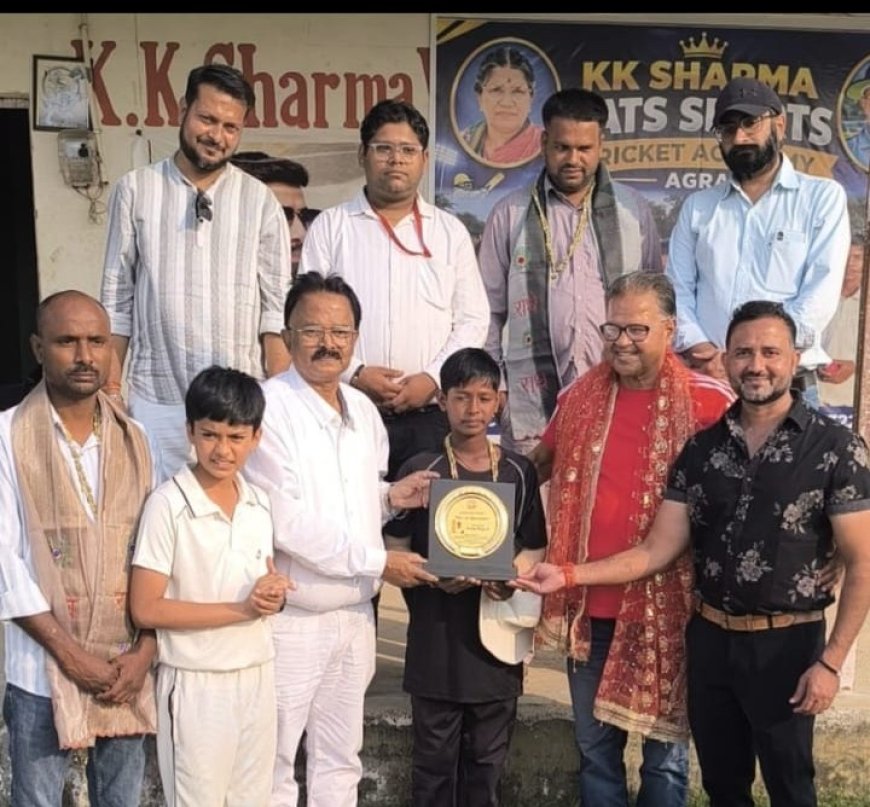 आठ घंटे बल्लेबाजी कर 513 रन ठोकने वाले 11 साल के कबीर का लीडर्स आगरा ने किया सम्मान