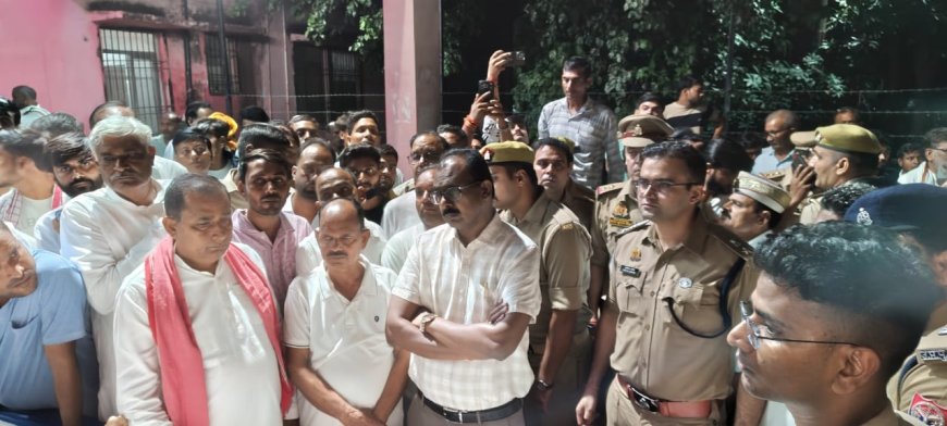 टेसू-झांझी विसर्जन करने जा रहे ग्रामीणों को ब्रेजा कार ने रौंदा, चार की मौत, 12 घायल,  मृतकों में तीन किशोरियां, हादसे के बाद भागते कार सवारों की ग्रामीणों ने की पिटाई; विसर्जन के दौरान सुरक्षा के इंतजाम नहीं होने से उठे सवाल