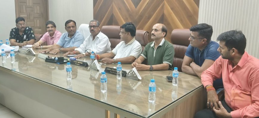 त्योहारी सीजन में व्यापारियों के प्रतिष्ठानों पर विभागीय सर्वे बंद करें, वरना उग्र आंदोलन: नेशनल चैम्बर ने दी चेतावनी